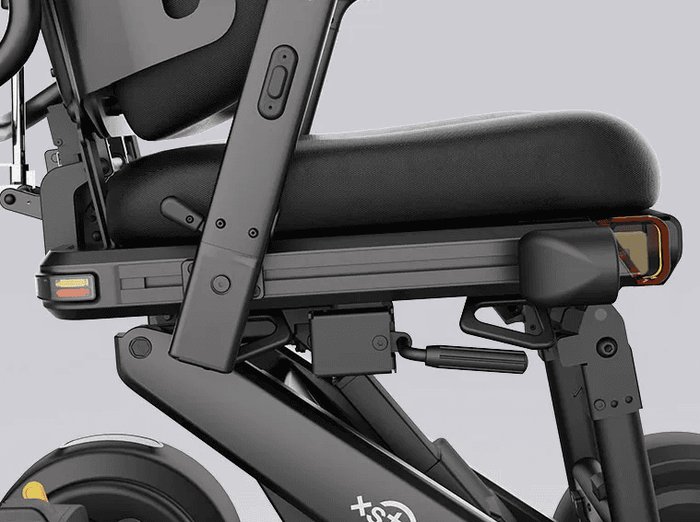 XSTO M4 Pro 조이스틱 및 팔걸이 조절 메커니즘 실물 클로즈업 이미지